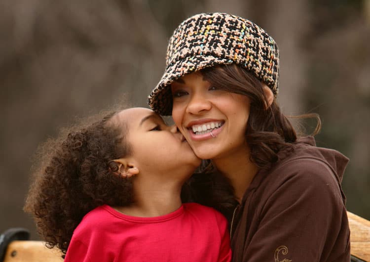 20 Coronavirus Travel Tips to Keep Your Family Safe 8 child peeking out the window