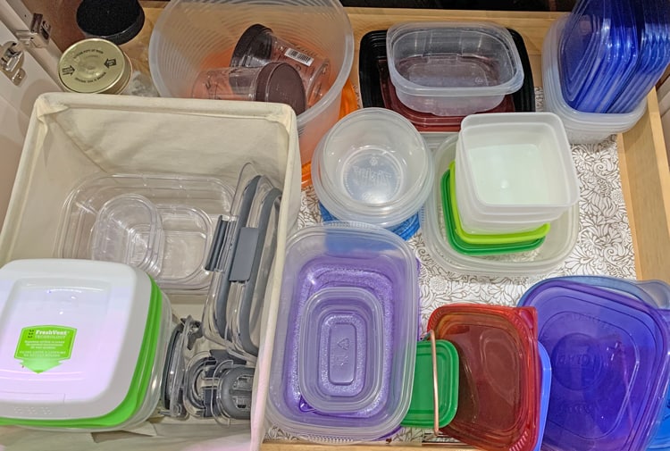 (Updated) 14 Best Organizational Hacks Every Mom Should Know 12 Tupperware In A Drawer