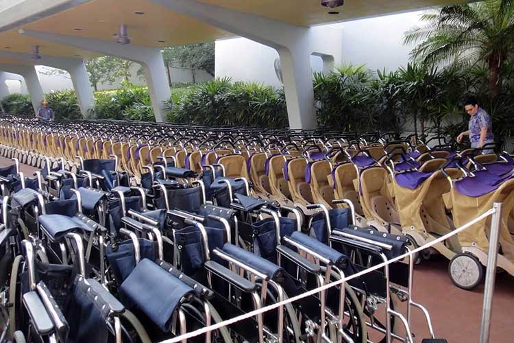 renting a stroller at epcot
