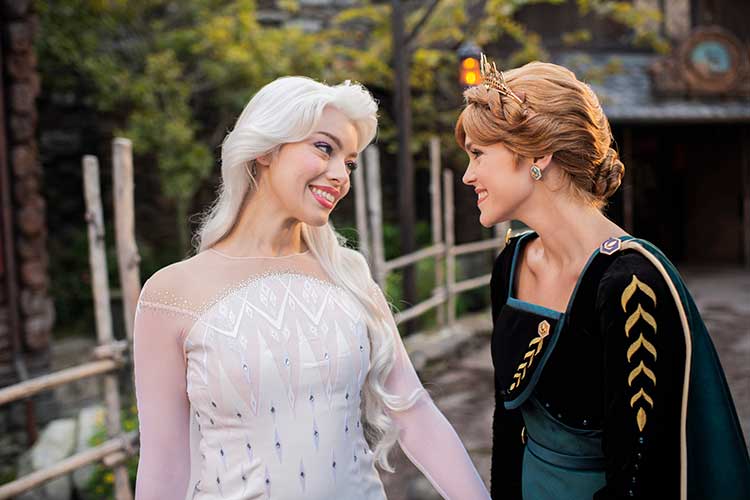 character experiences at epcot