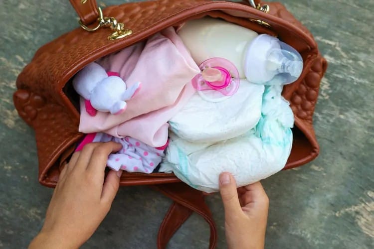 Artículos para bebés claves para viajar con bebé en avión