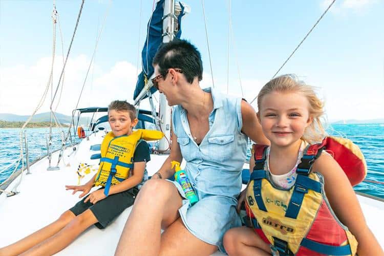 Family Fun On Whitsundays Cruises From Airlie Beach 3 Sailing Whitsundays From Airlie Beach