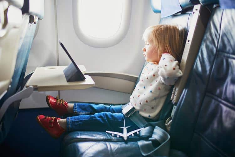 viajar con bebe en avion