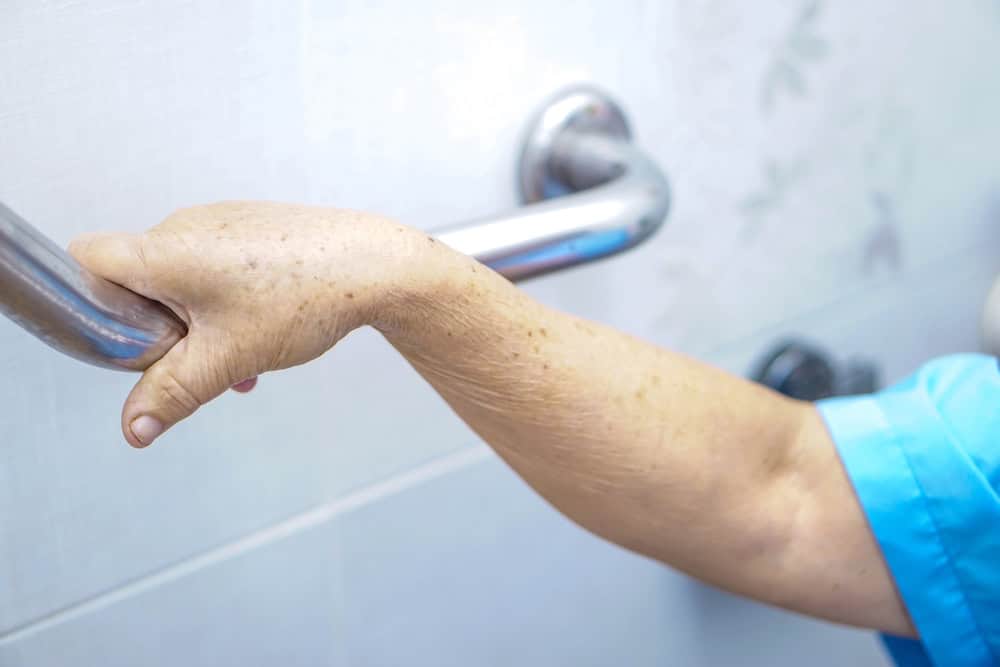 Bathroom Safety Checklist Before an Elderly Parent Visits