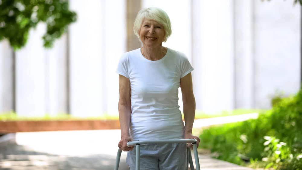 Walker or rollator: how much comparison do you need now?